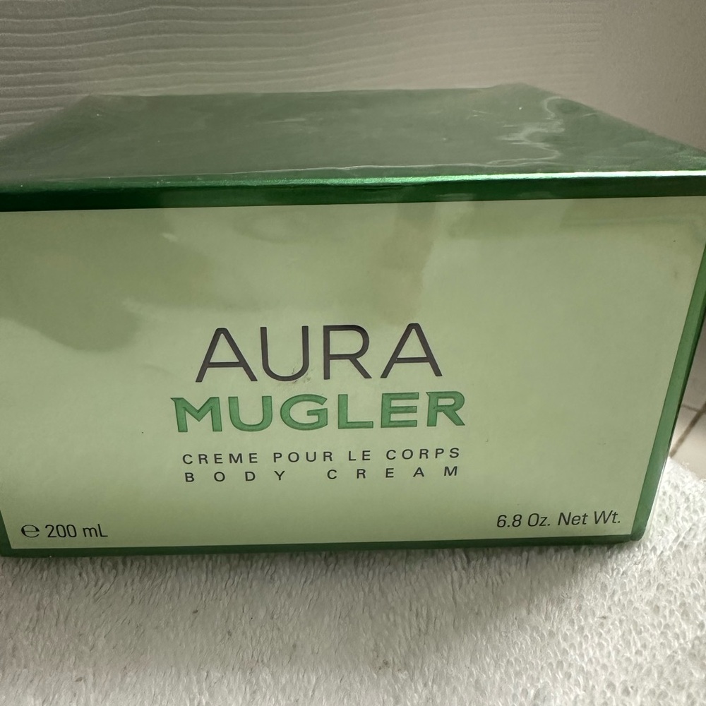 Mugler Aura Green Fragrance Box